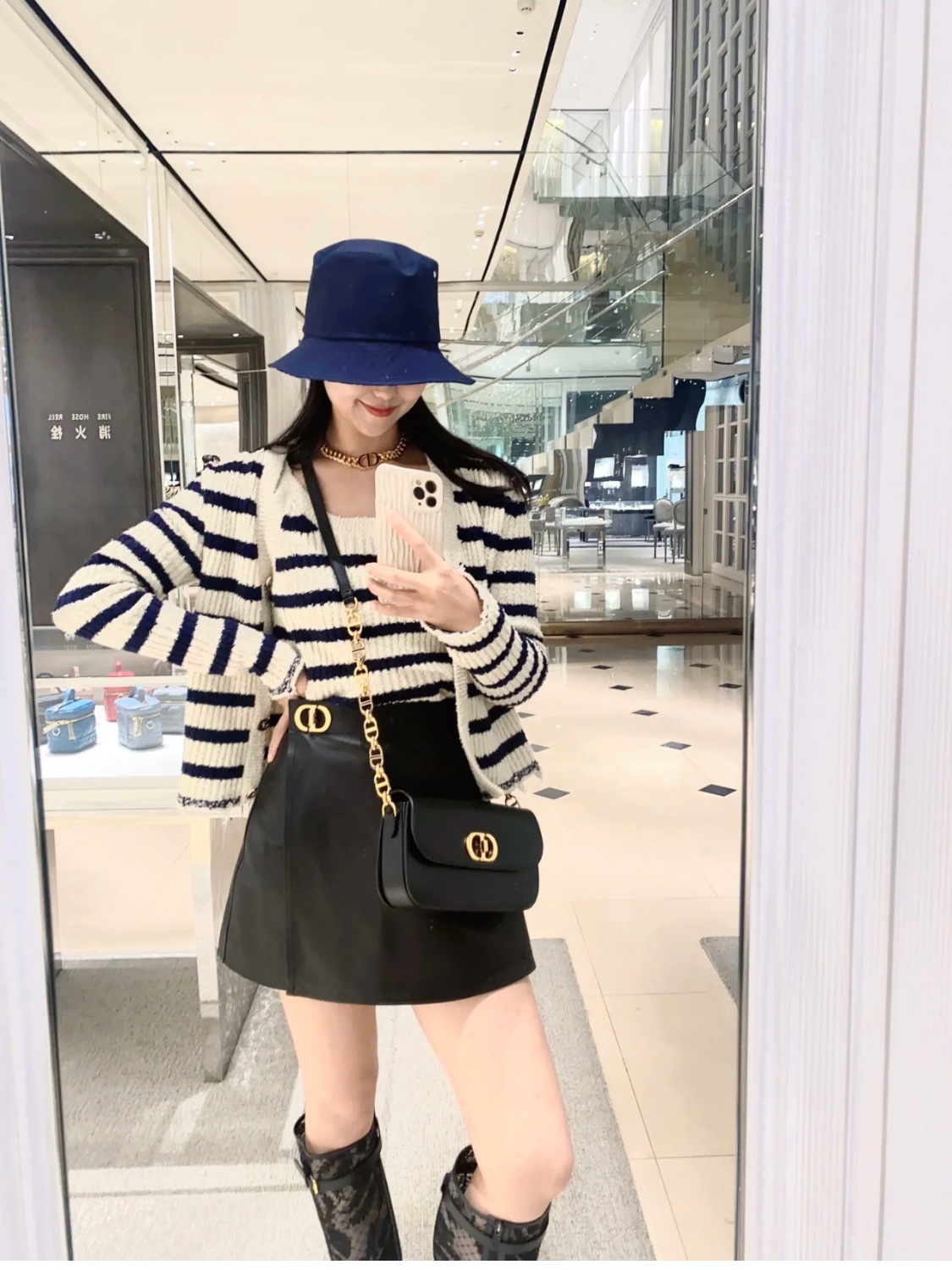 D.  몽테인 에비뉴백