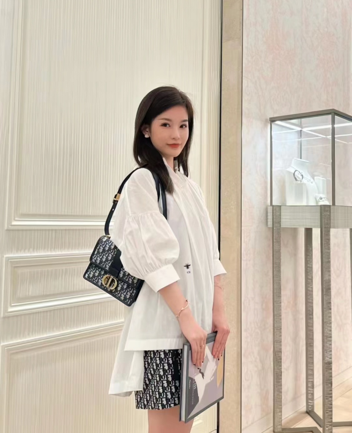 D.  몽테뉴 스몰 벨트백