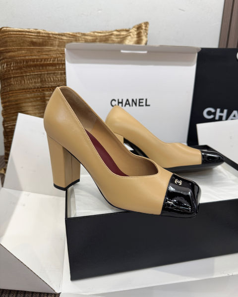 샤넬 스퀘어 토 청키 힐 8.5cm (2color)