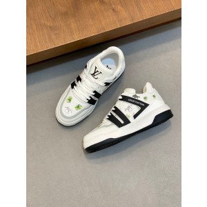 루이비통 뉴 트레이너 스니커즈 (5color)