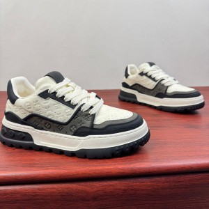 루이비통 클래식 엠보싱 스니커즈 (2color)