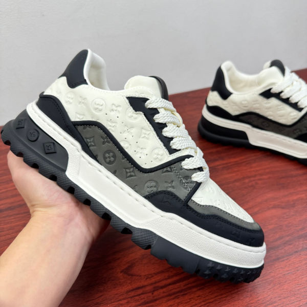 루이비통 클래식 엠보싱 스니커즈 (2color)