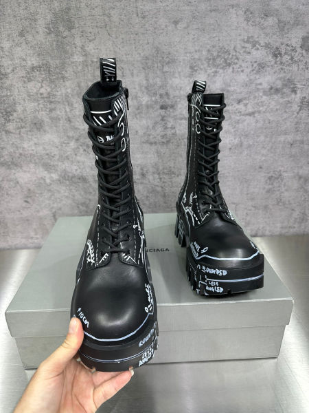 발렌시아가 불도저 그래피티 레이스업 부츠