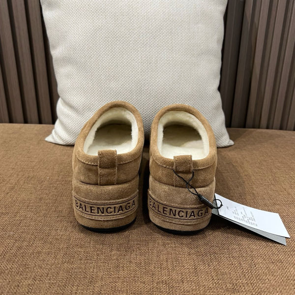 발렌시아가 알래스카 소프트 뮬