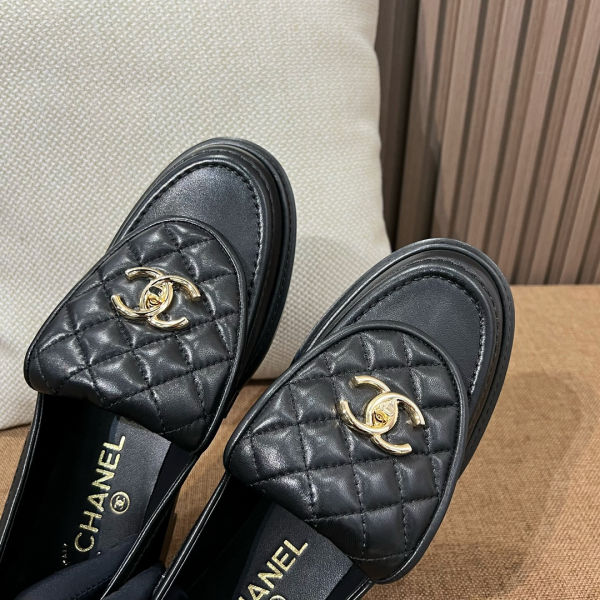 샤넬 퀼팅 모카신 로퍼