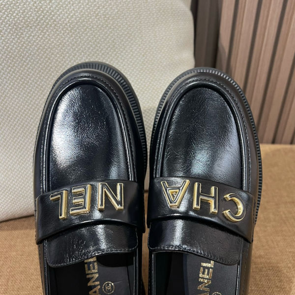 샤넬 로고 로퍼