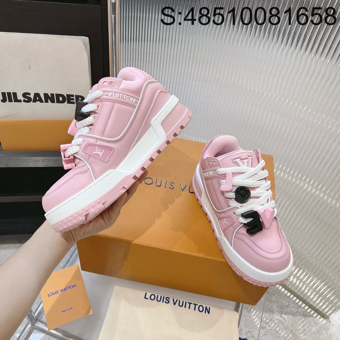 [152] L. LV 트레이너 맥시 LOVE 장식품 스니커즈 핑크