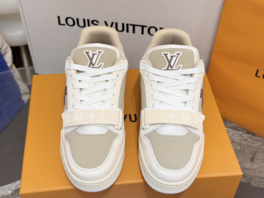 [152] L. LV 점보 프라워 트레이너 배색 스니커즈 베이지