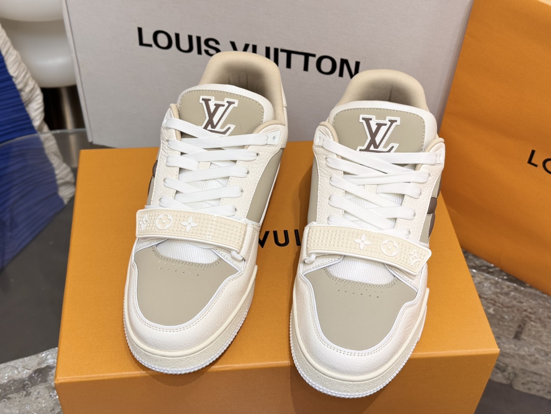 [152] L. LV 점보 프라워 트레이너 배색 스니커즈 베이지