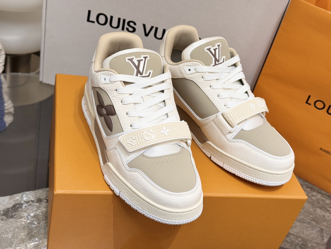 [152] L. LV 점보 프라워 트레이너 배색 스니커즈 베이지
