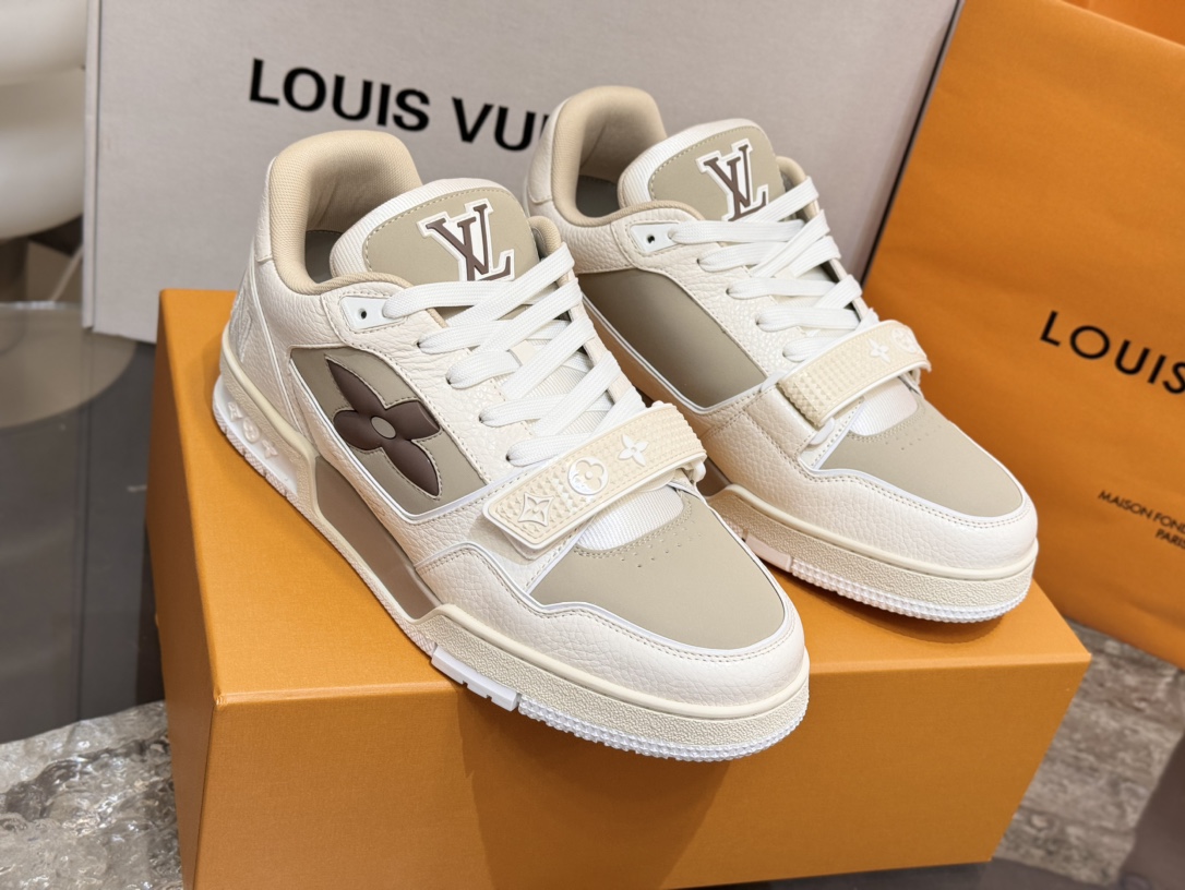 [152] L. LV 점보 프라워 트레이너 배색 스니커즈 베이지