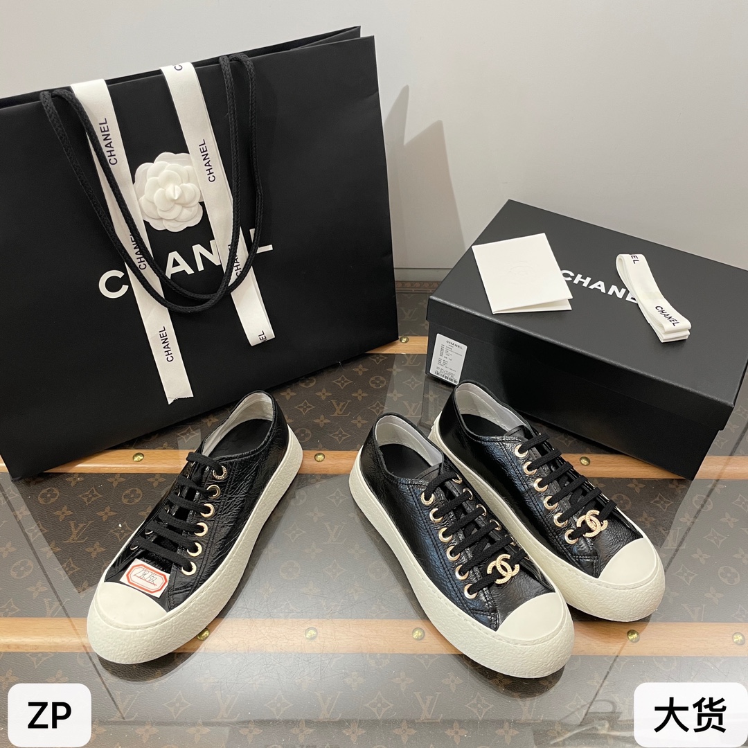 ㅅ*넬 CC로고 에나멜 스니커즈 블랙 3.5cm