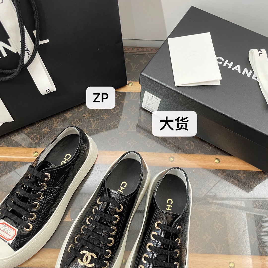 ㅅ*넬 CC로고 에나멜 스니커즈 블랙 3.5cm