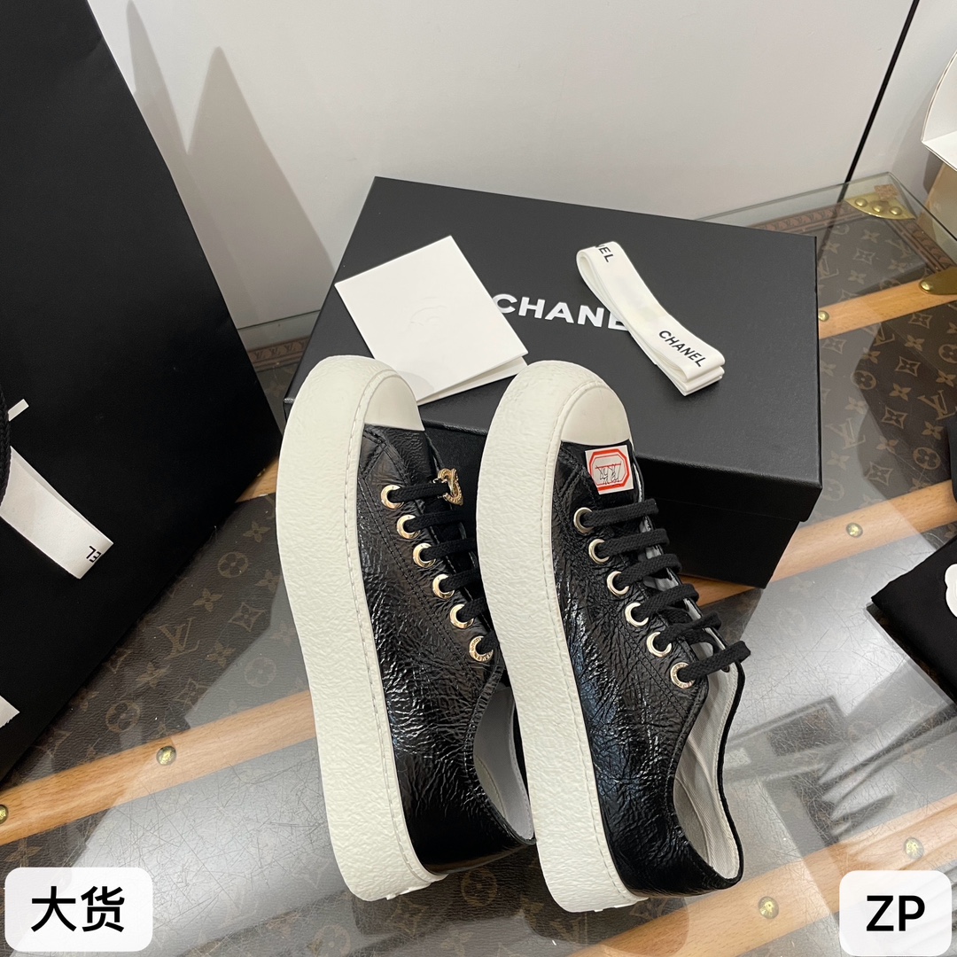 ㅅ*넬 CC로고 에나멜 스니커즈 블랙 3.5cm