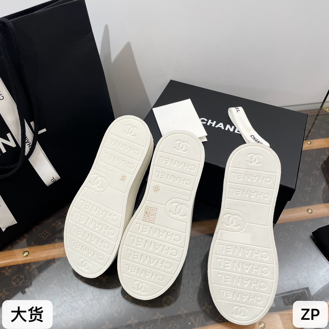 ㅅ*넬 CC로고 에나멜 스니커즈 블랙 3.5cm