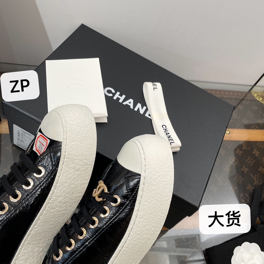 ㅅ*넬 CC로고 에나멜 스니커즈 블랙 3.5cm