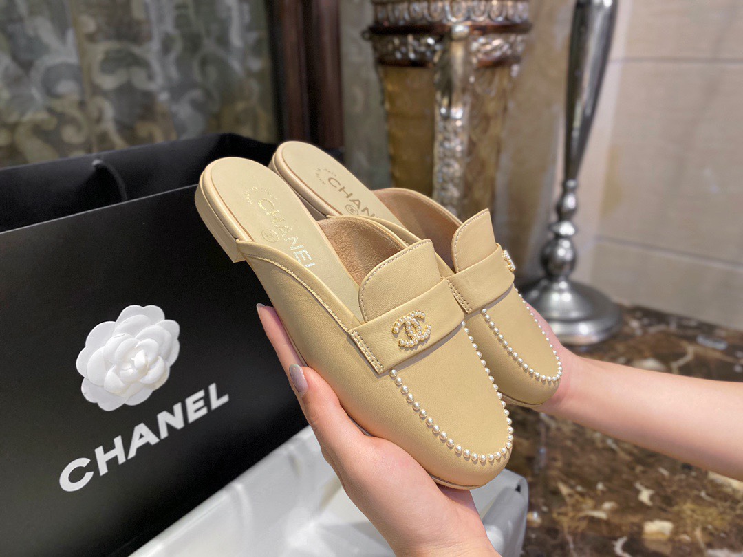 샤넬 Loafer 레더 진주 CC로고장식 슬리퍼 베이지