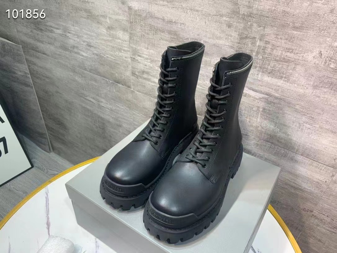 발렌시아가 레이스업 앵클 부츠 블랙
