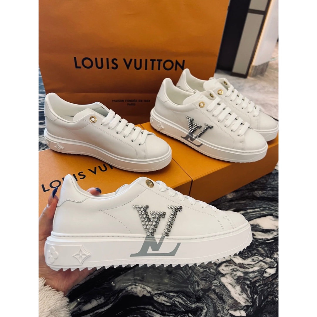 L. 큐빅 LV 로고 스니커즈 화이트 (여성용)
