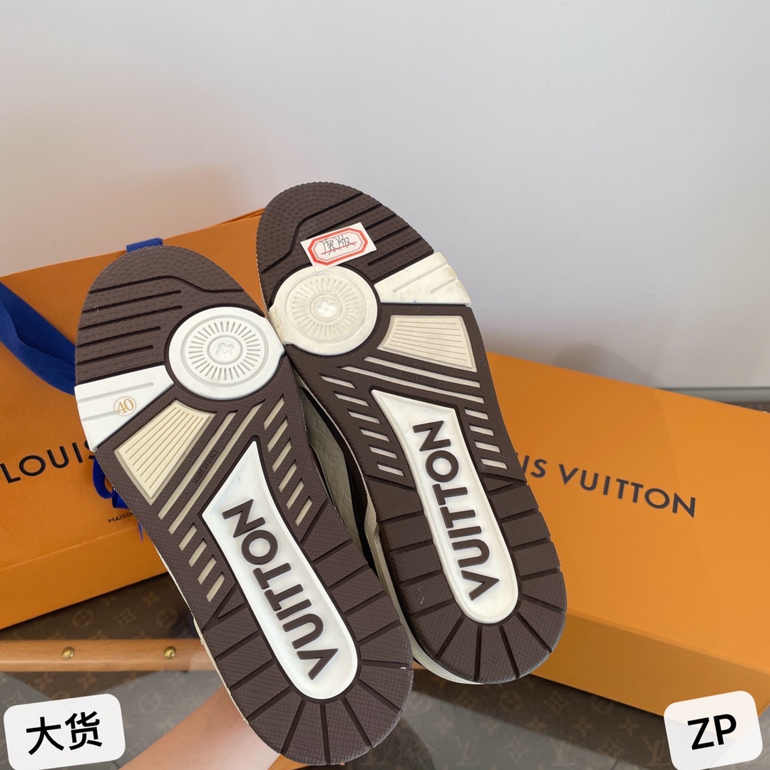 [DXJ] L. 가죽 54# 각인 모노그램 스니커즈 브라운
