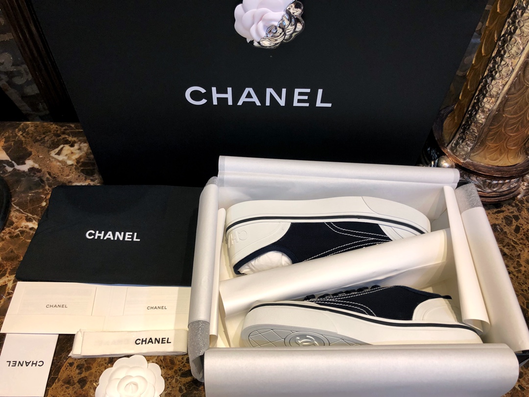 C.로우탑 스웨이드 레이스업 스니커즈 2컬러
