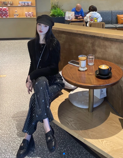 C. 스쿨백 버클 플랫폼 로퍼