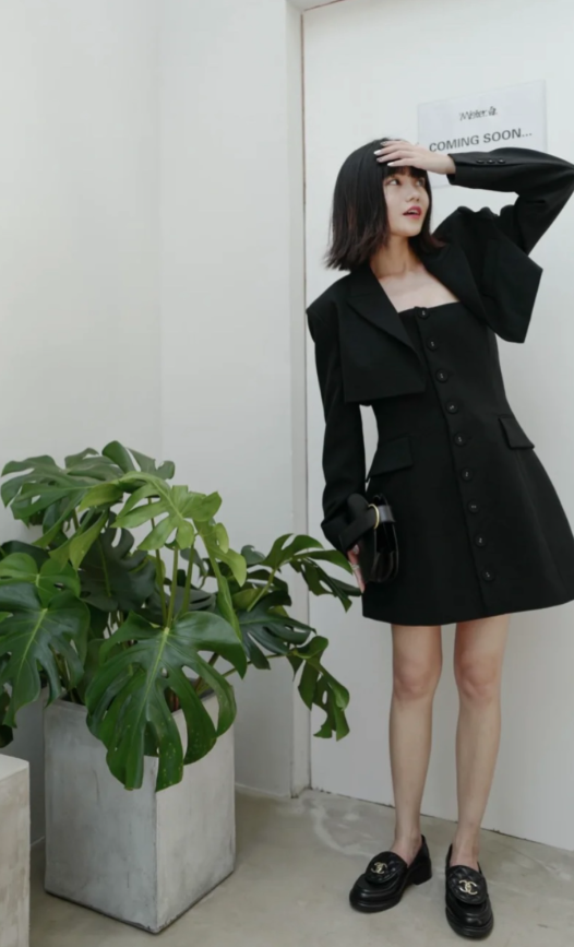 C. 턴락 퀄팅 로퍼 블랙