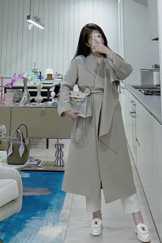 C. cc로고 턴락 퀄팅 로퍼 화이트